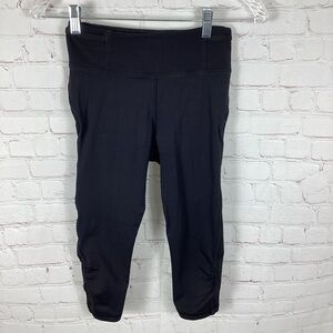 Lululemon Black Cropped Leggings Women’s Size 4‎ Yoga Running Walking Athleisure